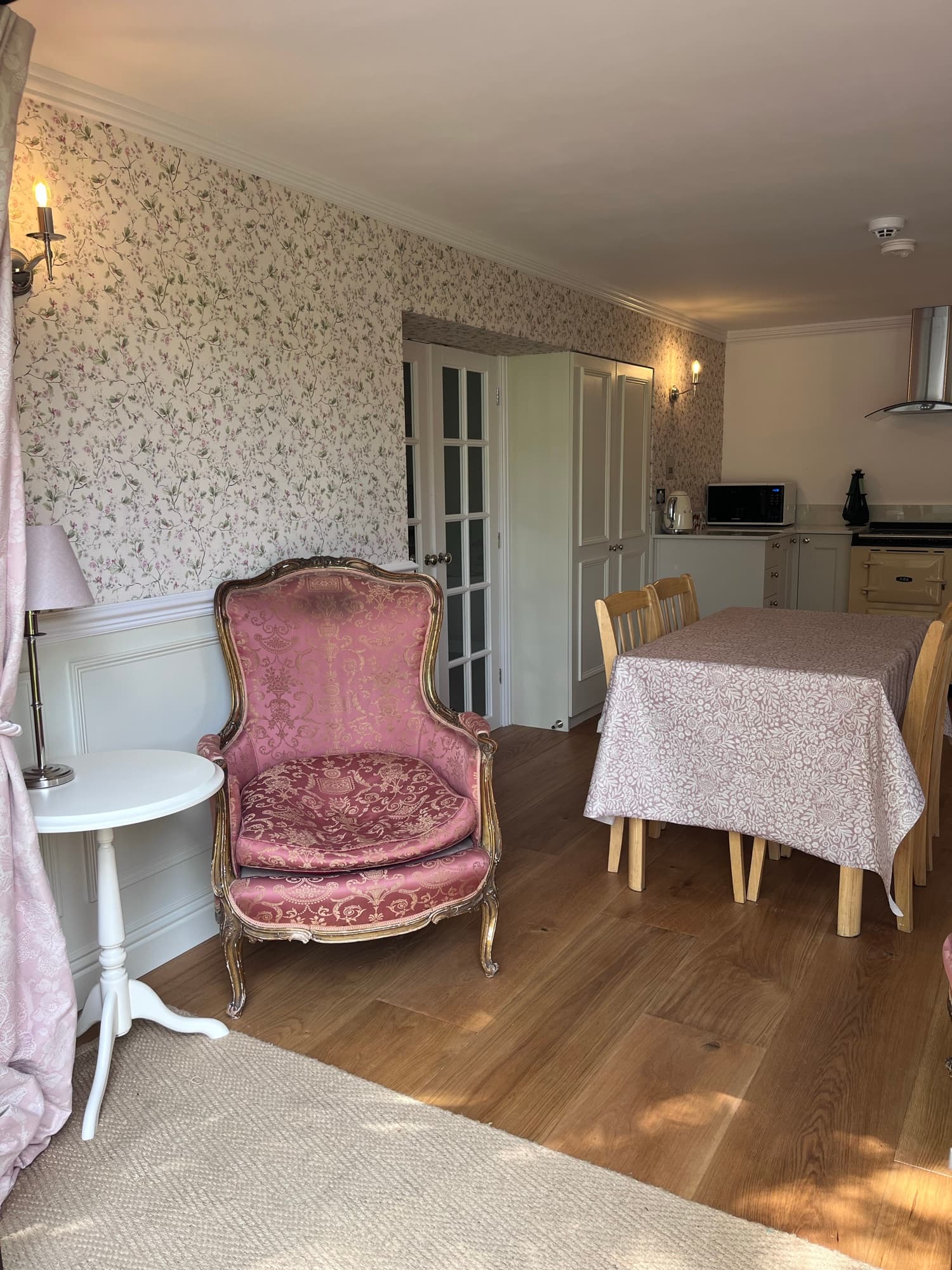 Ruthlin interior
